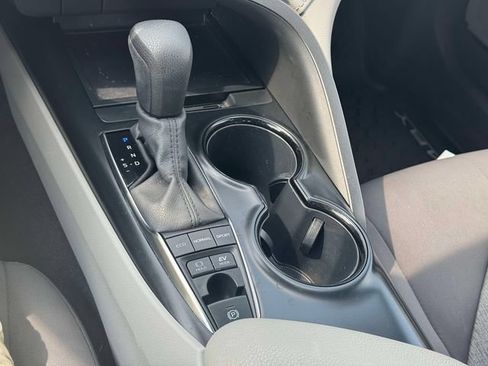 Used 2020 Toyota Camry LE FWD image 36