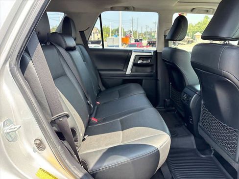 Used 2018 Toyota 4Runner Limited AWD/4WD image 7
