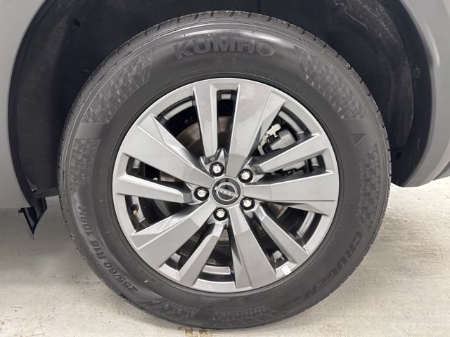 Used 2025 Nissan Pathfinder SV FWD image 34