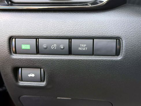 Used 2020 Nissan Sentra SV FWD image 16