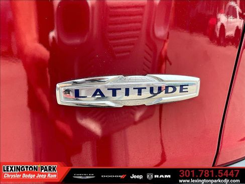 Used 2017 Jeep Cherokee Latitude w/ Comfort/Convenience Group AWD/4WD image 23