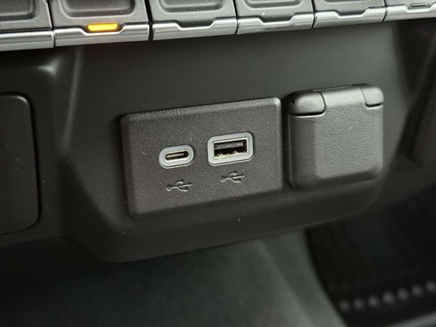 Used 2021 Chevrolet Silverado 1500 Custom image 23