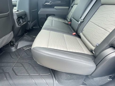 New 2026 Chevrolet Silverado 2500 ZR2 AWD/4WD image 11