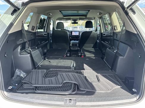 Certified 2025 Volkswagen Atlas SEL Premium R-Line image 7