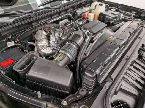 Used 2025 GMC Sierra 2500 AT4 w/ Technology Package image 30