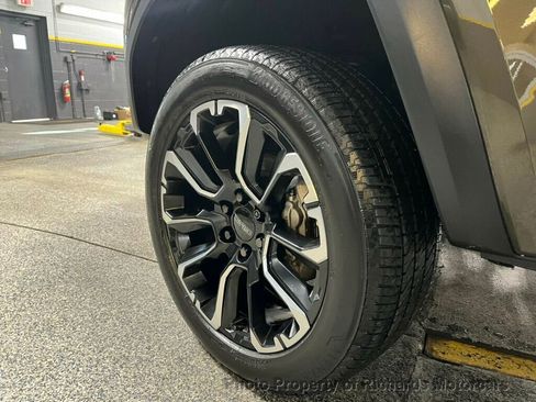 Used 2023 GMC Canyon Denali image 11