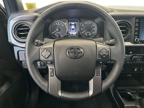 Used 2023 Toyota Tacoma TRD Off-Road image 5