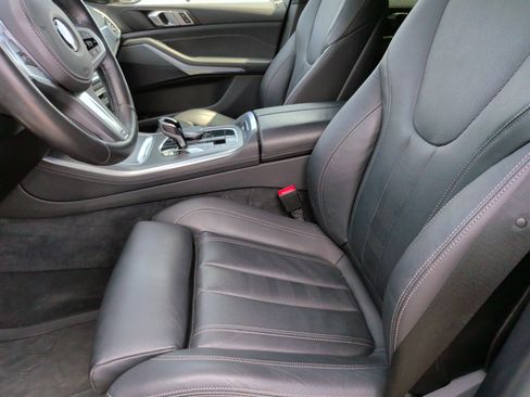 Used 2022 BMW X5 xDrive40i w/ M Sport Package AWD/4WD image 26