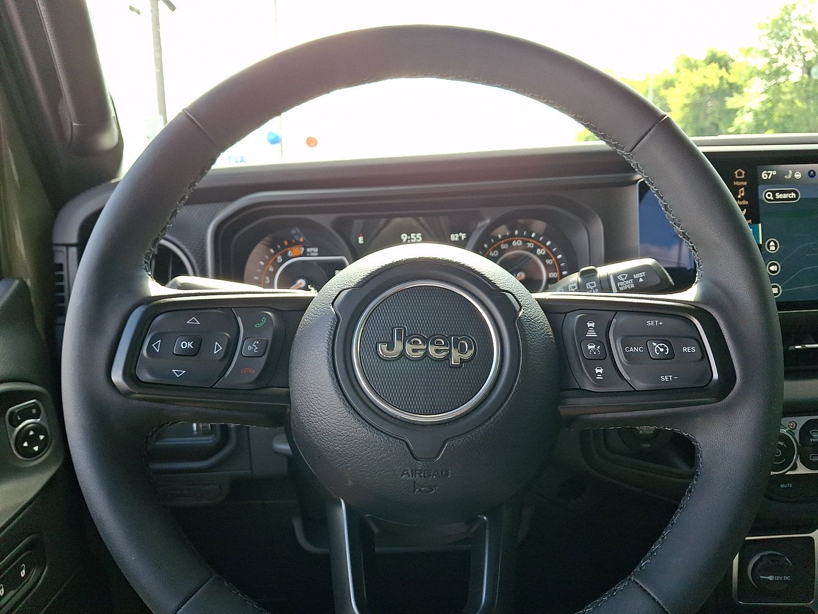 Used 2025 Jeep Wrangler Unlimited Rubicon AWD/4WD image 17