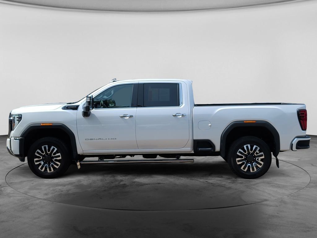 Used 2024 GMC Sierra 3500 Denali Ultimate AWD/4WD image 4