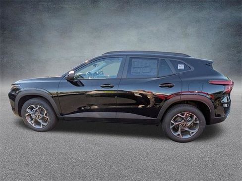 New 2026 Chevrolet Trax LT w/ Driver Confidence Package image 7