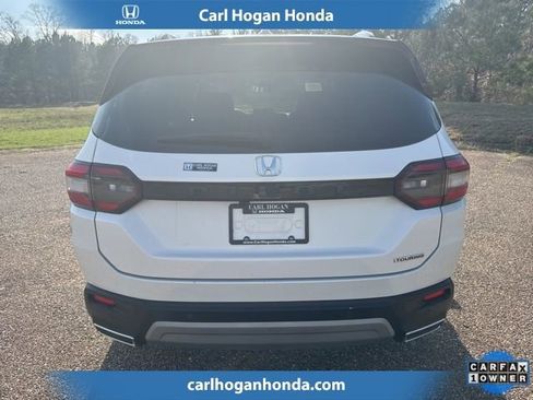Used 2024 Honda Pilot Touring image 8