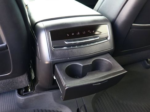 Certified 2023 Cadillac Escalade ESV Luxury RWD image 17