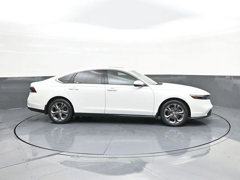 Certified 2023 Honda Accord EX image 15