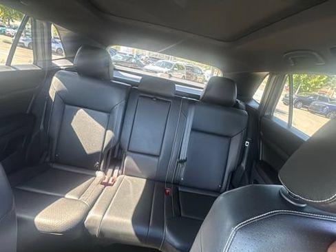 Used 2020 Volkswagen Atlas Cross Sport SE w/ Panoramic Sunroof Package FWD image 6
