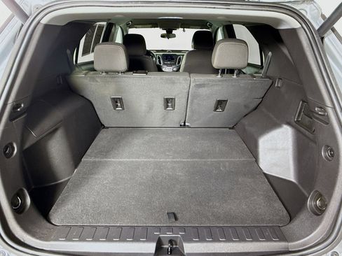 Used 2024 Chevrolet Equinox LT image 32