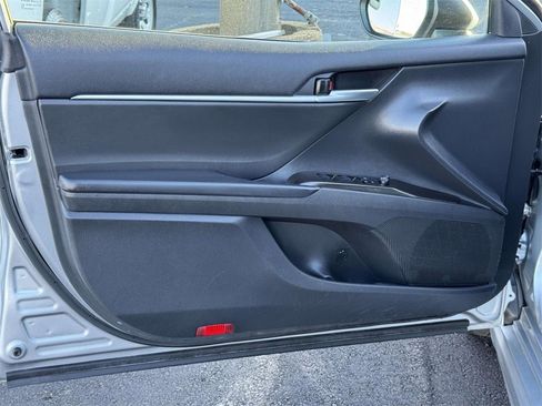 Used 2023 Toyota Camry SE image 17