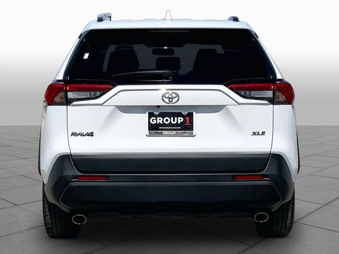 Used 2025 Toyota RAV4 XLE FWD image 5