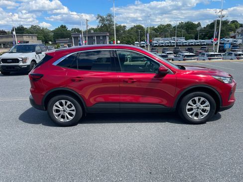 Used 2023 Ford Escape Active w/ Tech Pack #2 AWD/4WD image 6