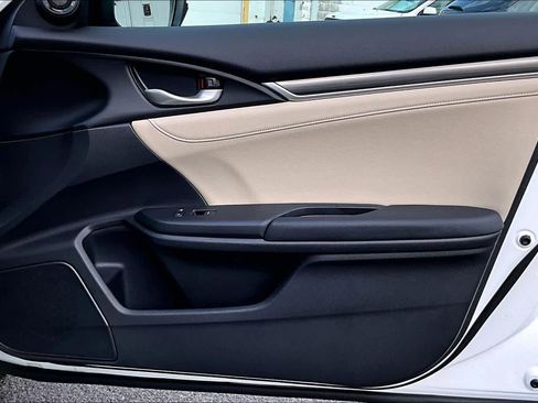 Used 2019 Honda Civic Touring image 22