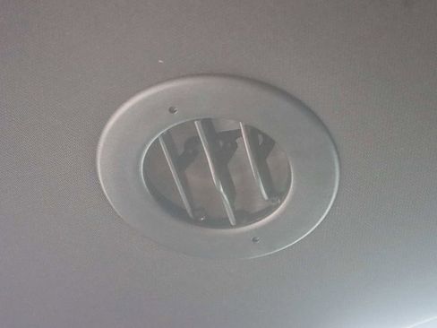 Used 2023 Chevrolet Traverse RS image 26