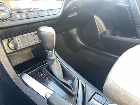 Used 2016 Toyota Corolla LE image 15