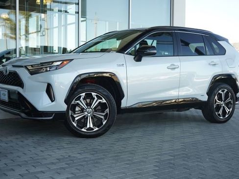 Used 2023 Toyota RAV4 XSE w/ Weather Package image 4