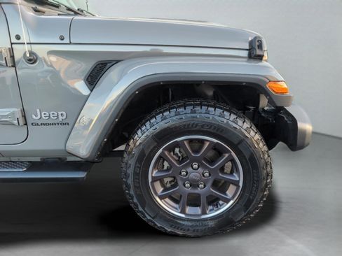 Used 2021 Jeep Gladiator Overland w/ Popular Equipment Package AWD/4WD image 21
