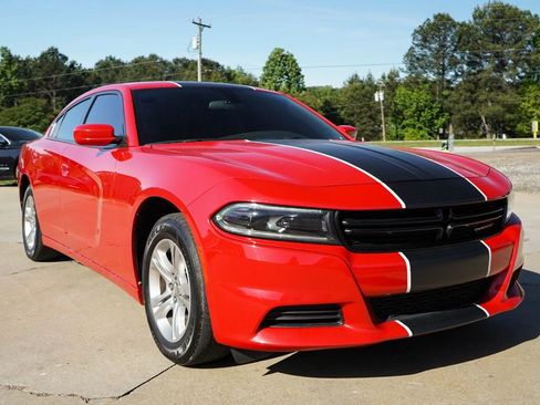 Used 2022 Dodge Charger SXT w/ Leather Interior Group RWD image 34