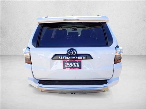 Used 2022 Toyota 4Runner TRD Off-Road image 3