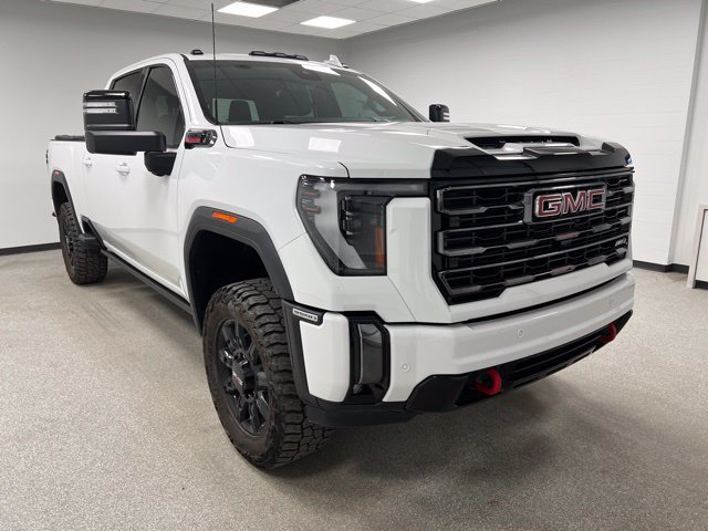 Used 2024 GMC Sierra 3500 AT4 w/ AT4 Premium Plus Package AWD/4WD image 2