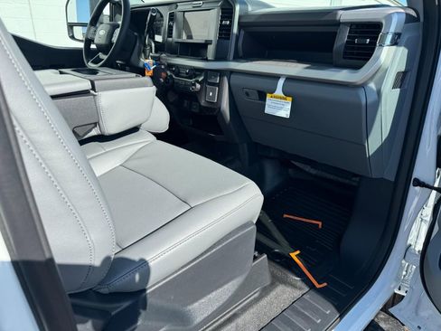New 2026 Ford F250 XL w/ XL Chrome Package image 7