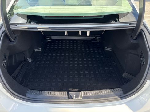 Used 2024 Mercedes-Benz E 350 4MATIC Sedan image 11