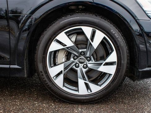 Used 2022 Audi e-tron Premium w/ Convenience Plus Package image 7