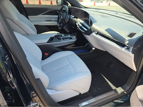 Used 2024 Cadillac Lyriq Sport AWD/4WD image 6