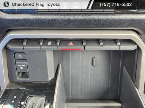 Used 2022 Toyota Tundra SR5 w/ SR5 Convenience Package AWD/4WD image 19