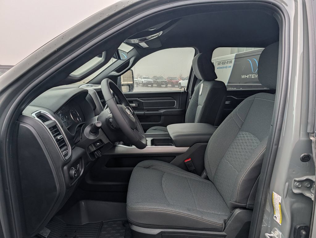 New 2026 RAM 2500 Big Horn AWD/4WD image 5