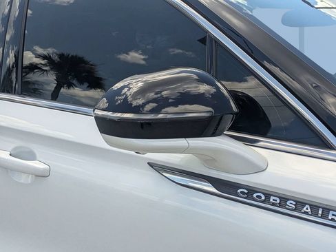 Used 2022 Lincoln Corsair Reserve w/ Elements Package FWD image 10