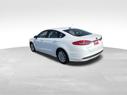 Used 2018 Ford Fusion S image 4