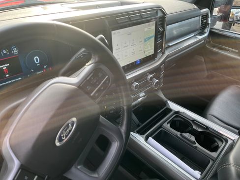 Certified 2023 Ford F250 Lariat w/ Chrome Package image 9