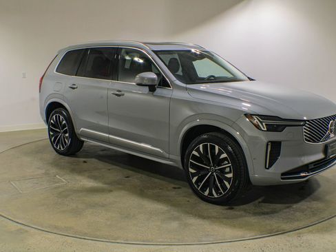 Used 2026 Volvo XC90 B6 Ultra AWD/4WD image 7