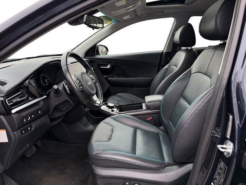 Used 2022 Kia Niro EX Premium image 9