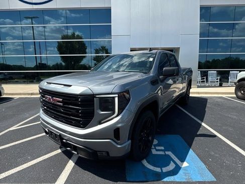Used 2023 GMC Sierra 1500 Elevation AWD/4WD image 1