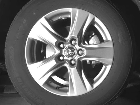 Used 2025 Toyota RAV4 XLE image 9