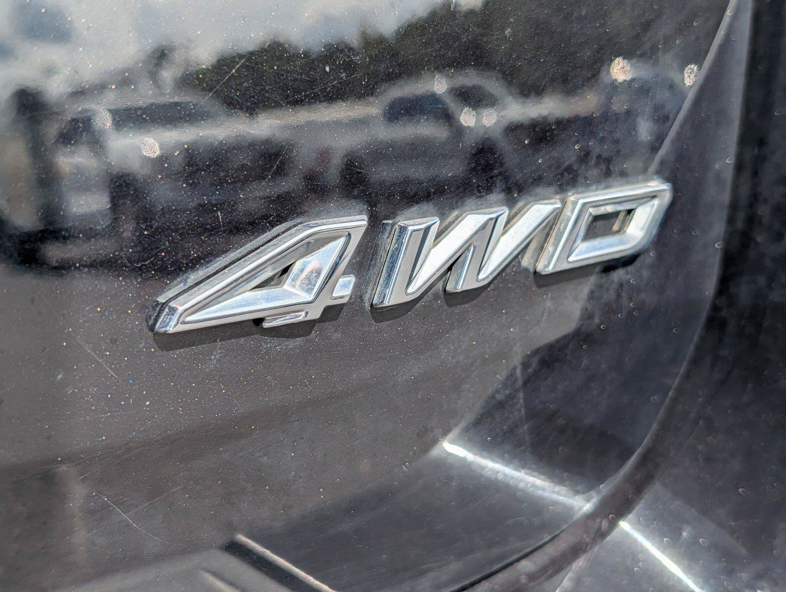 Used 2022 Ford Explorer XLT w/ Equipment Group 202A AWD/4WD image 32