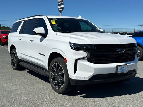 Used 2024 Chevrolet Suburban RST RWD image 2