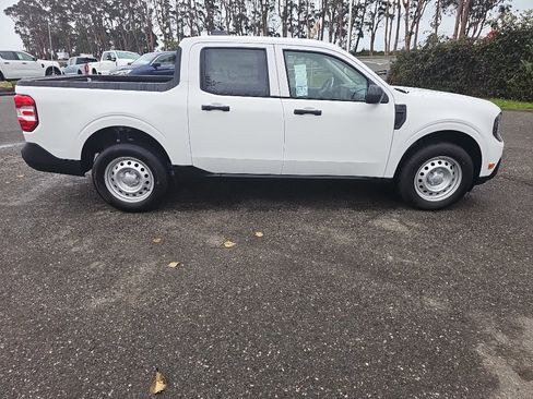 New 2025 Ford Maverick XL image 31