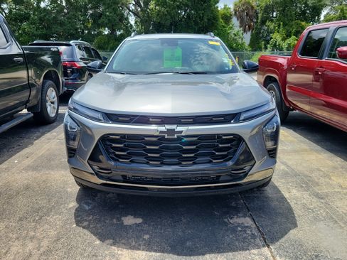 Used 2025 Chevrolet Trax ACTIV w/ Sunroof Package FWD image 2