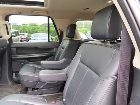 Used 2024 Ford Expedition Max XLT AWD/4WD image 32