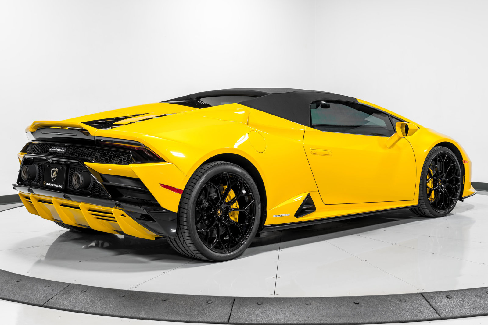 Used 2024 Lamborghini Huracan EVO AWD/4WD image 41